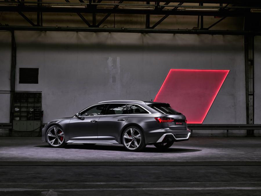  Audi RS6 Avant (C8) 2019 года  (WW) (фото 18 из 46)